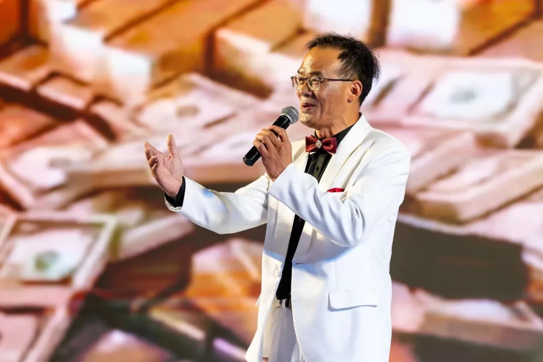 爱游戏APP-关于加拿大队观众热烈欢呼！，蒂姆迎来十五赛季出色发挥观众掌声雷动的信息